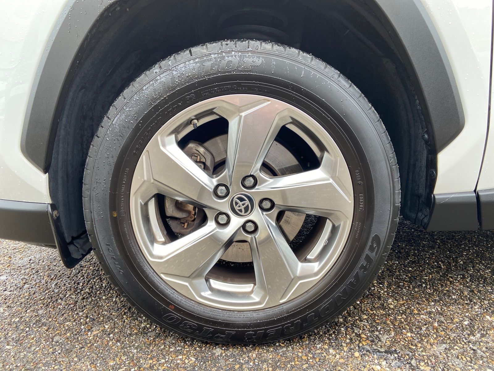Toyota RAV 4 Hybrid - Samsaru's Car Outlet