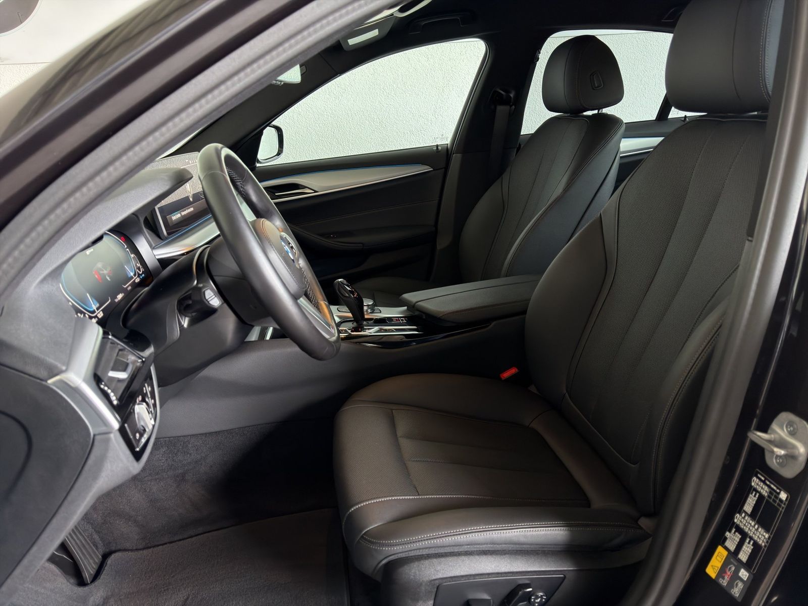 BMW 530e xDr LASER/HUD/CAM/PRIVACY/DAB/AMBI