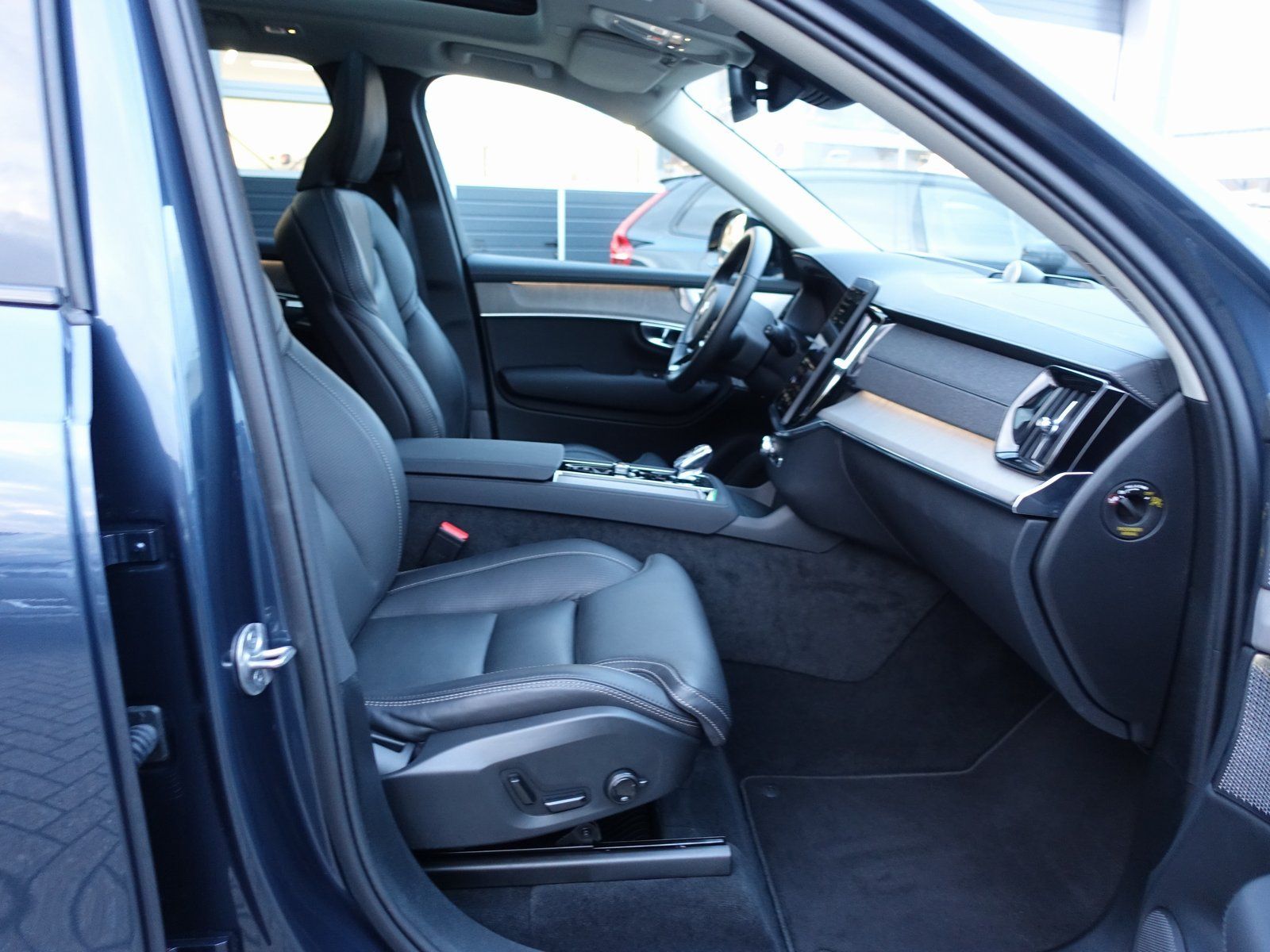 Volvo XC90 Plus, T8 AWD Plug-in Hybrid/AHK/FourC/Pano