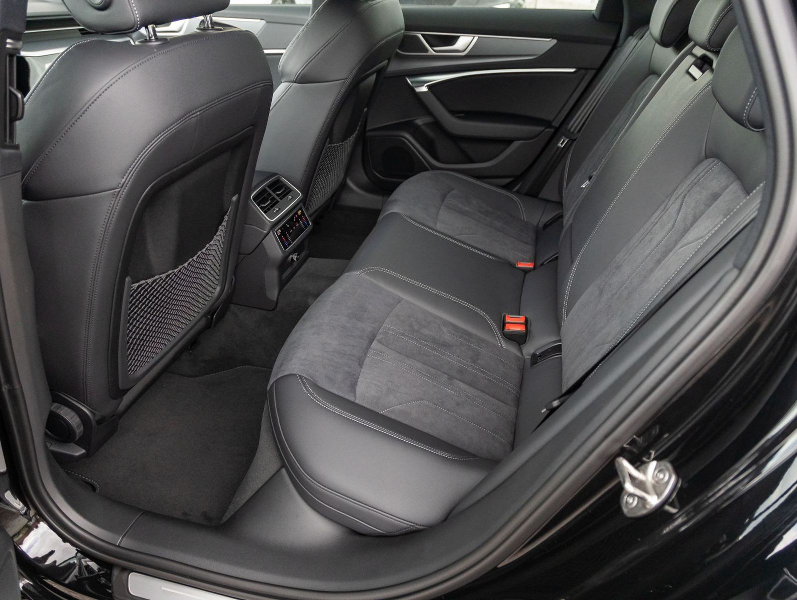 Audi A6 Avant S line 40TDI Stronic - Samsaru's Car Outlet