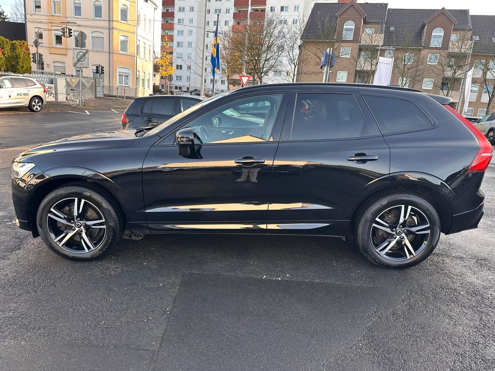 Volvo XC60 B4 AWD R Design AHK,ACC,Standh,Kam