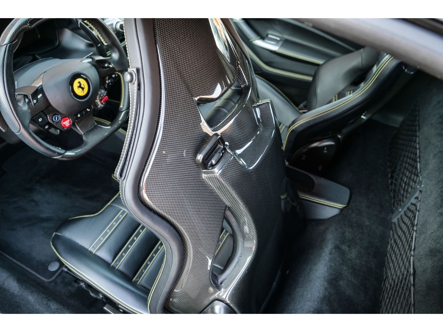 Ferrari F8 Tributo - Samsaru's Car Outlet