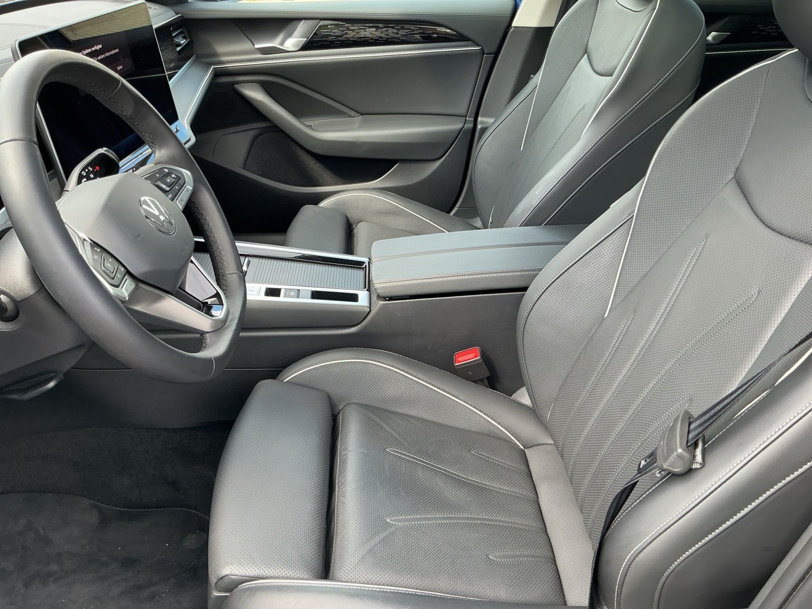 Volkswagen Passat Variant 1.5 eHYBRID ELEGANCE 5JG+AHK+PANO