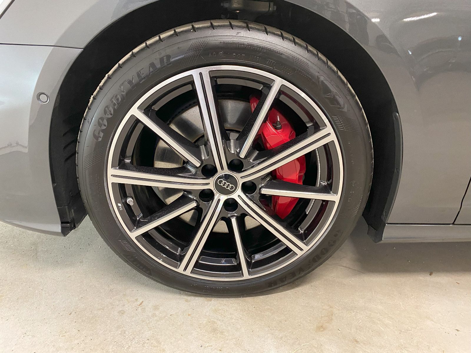Audi A6 Avant 55 TFSIe quattro S line - Samsaru's Car Outlet