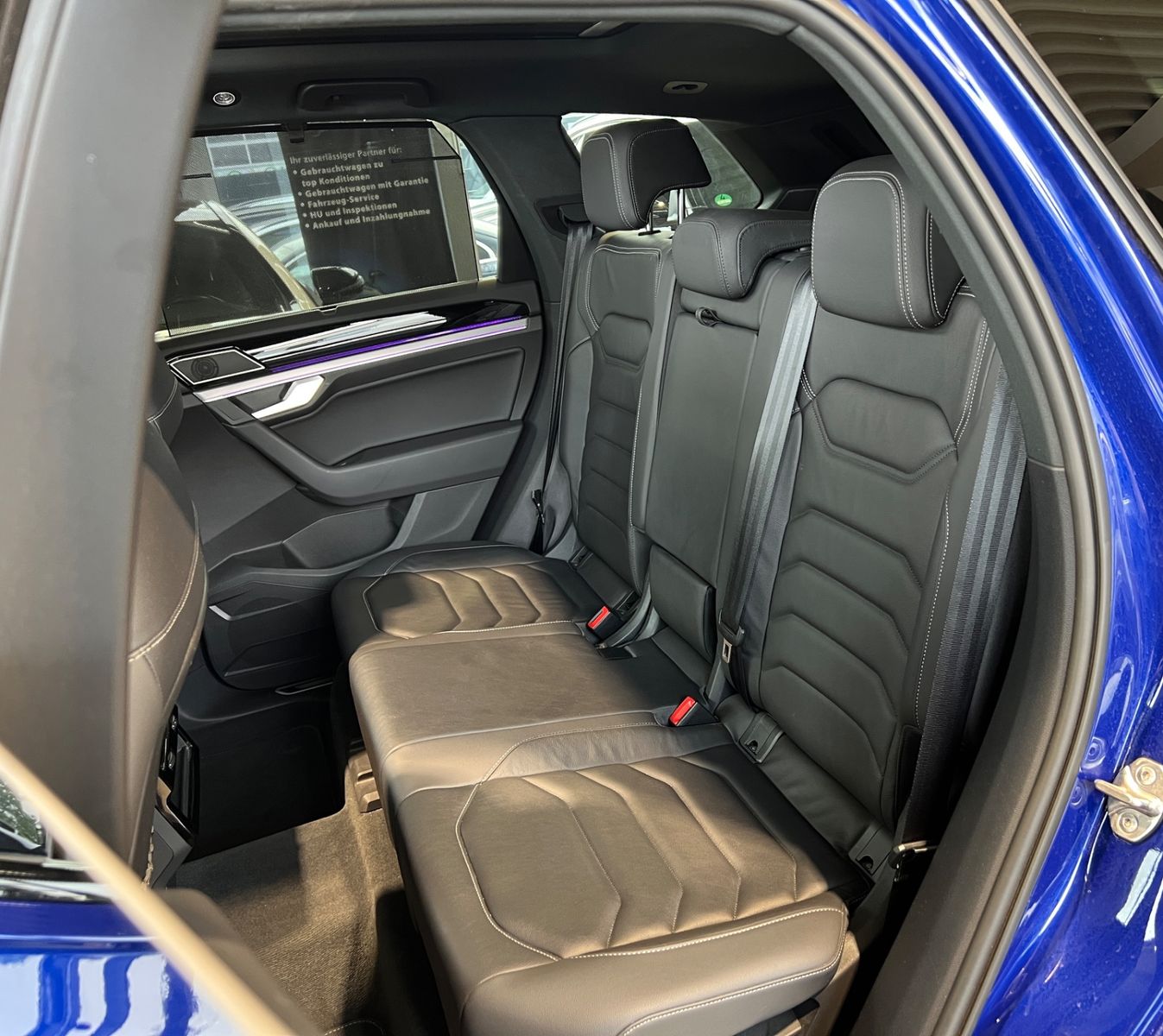 Volkswagen Touareg R-Line 4Motion - Samsaru's Car Outlet