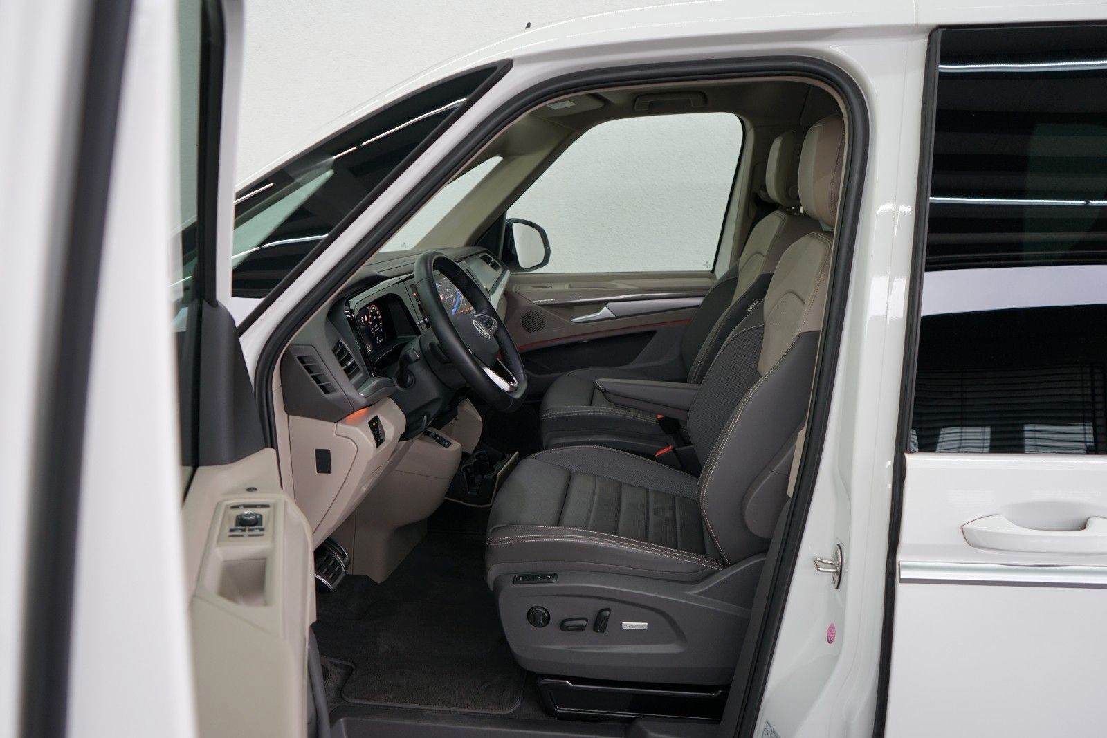 Volkswagen T7 Multivan Lang 2.0 TSI Style/Leder/Mega-Spec!