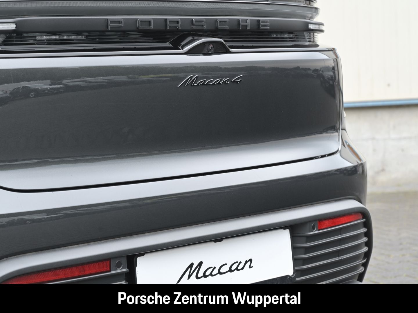 Porsche Macan 4 LED-Matrix Surround-View Abstandstempoma