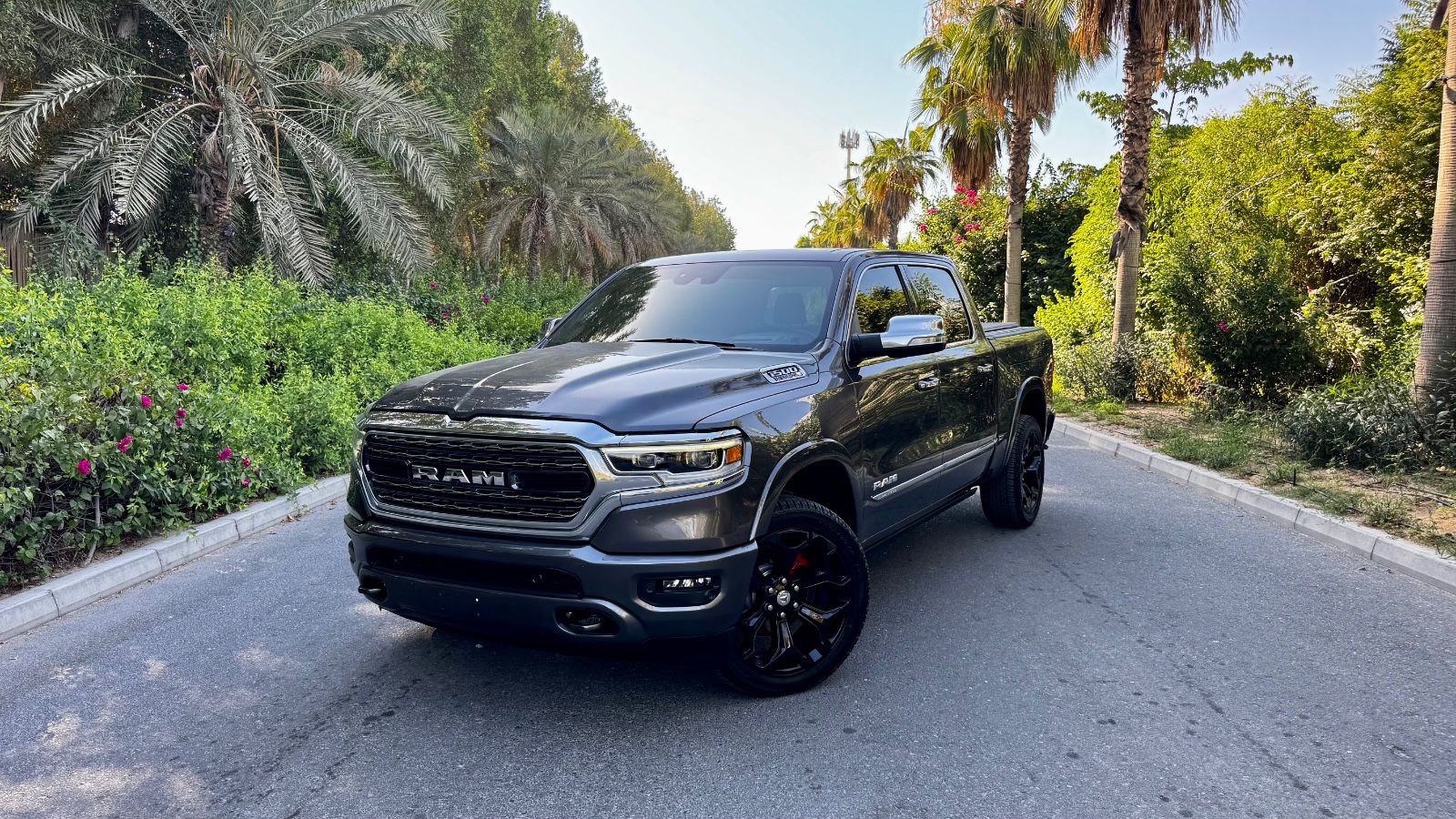 Dodge LIMITED*CLEAN-CARFAX*HEADUP*LUFT*RAMBOX*360°KAME