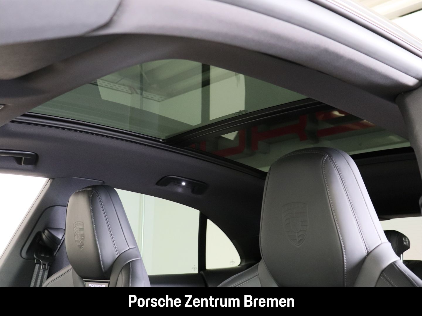 Porsche Macan Electric 4 Bose Matrix LED Panorama 22 Zol