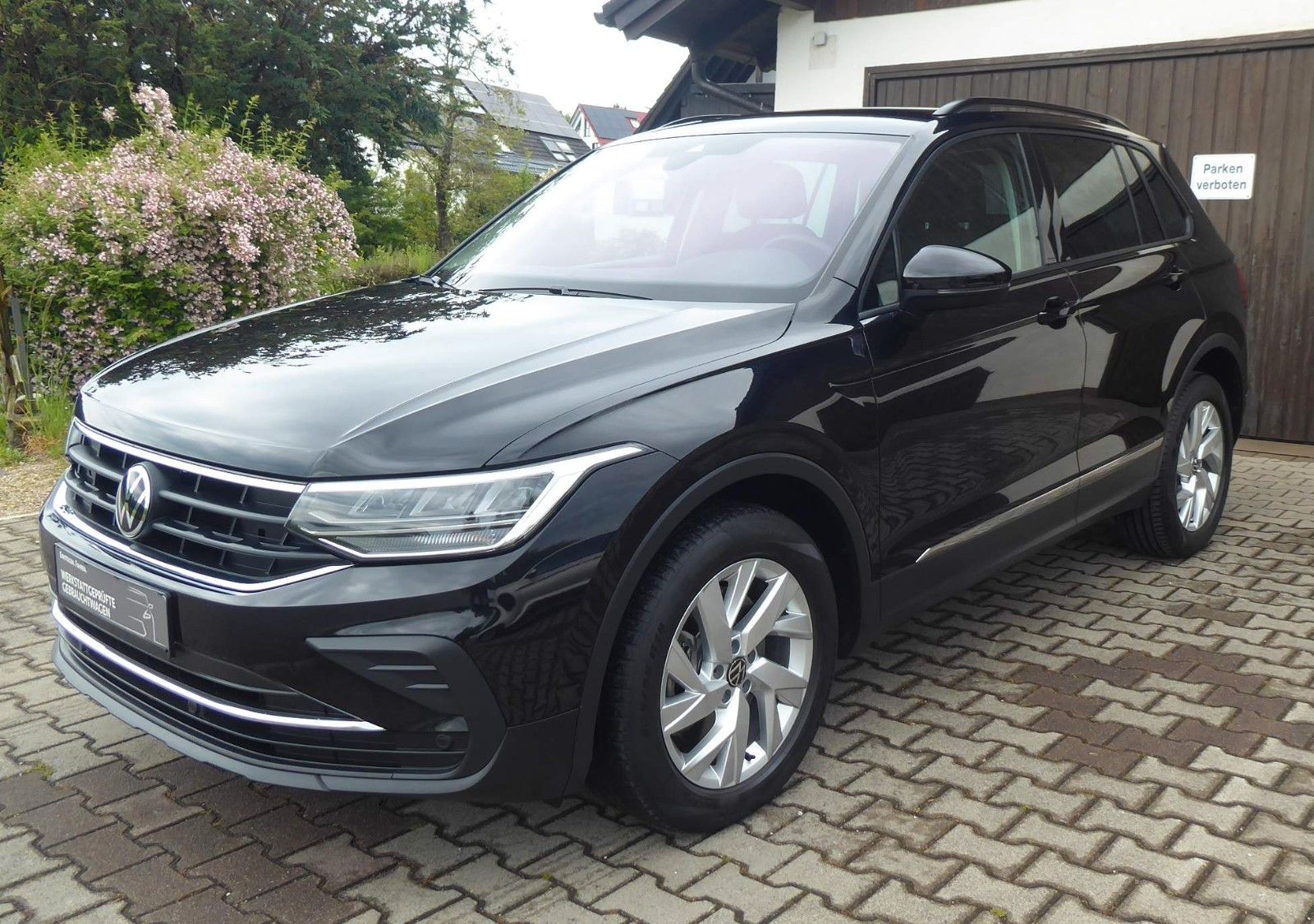Volkswagen Tiguan Life 4Motion 2.0 TDI - Samsaru's Car Outlet
