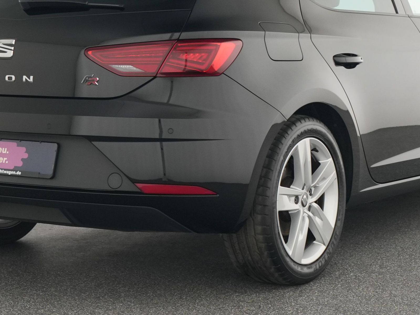 Seat Leon FR - Samsaru's Car Outlet