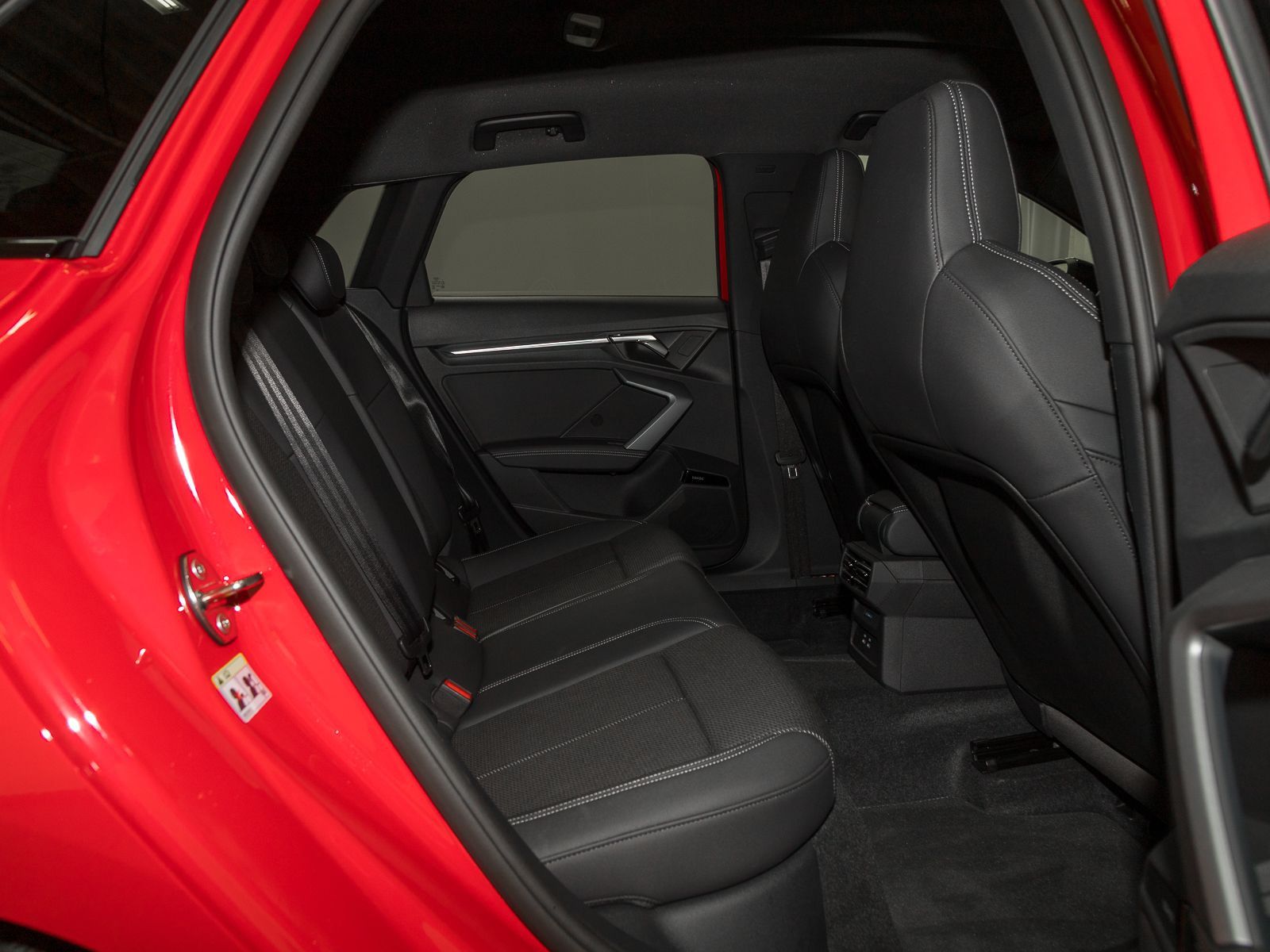 Audi A3 Sportback 35 TFSI 2x S LINE - Samsaru's Car Outlet
