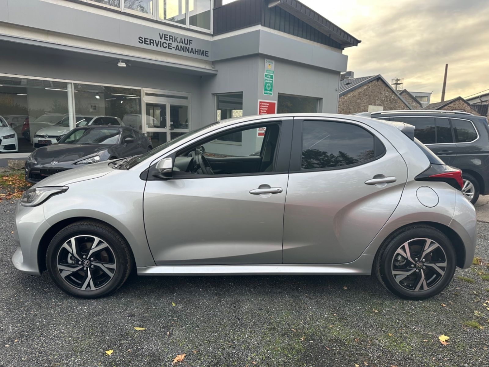 Toyota Yaris Hybrid Style Comfort/PDC/TW/LED/CarPlay