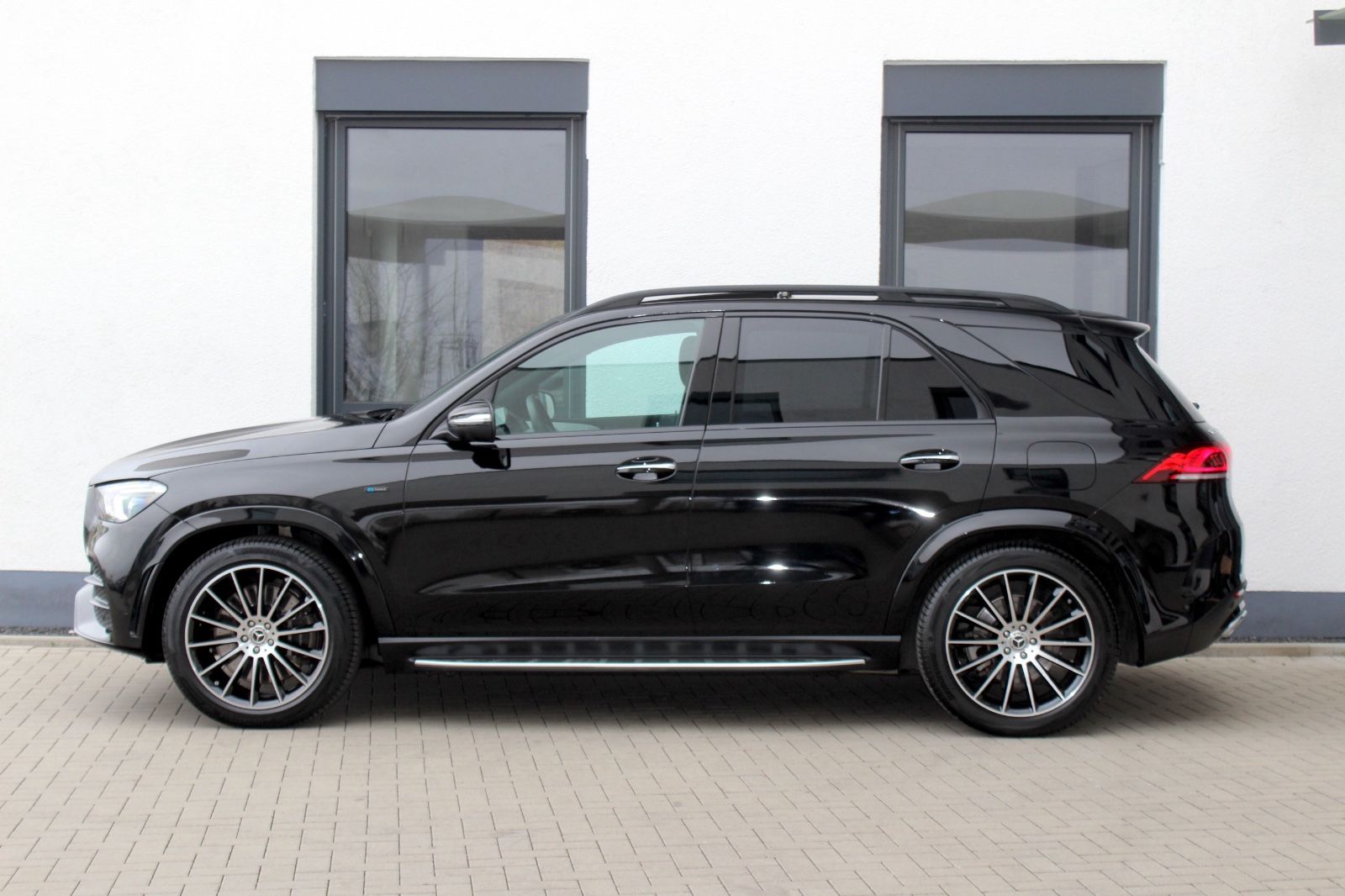 Mercedes-Benz GLE 350 de 4MATIC AMG-STYLING PANO AHK 21 ZOLL