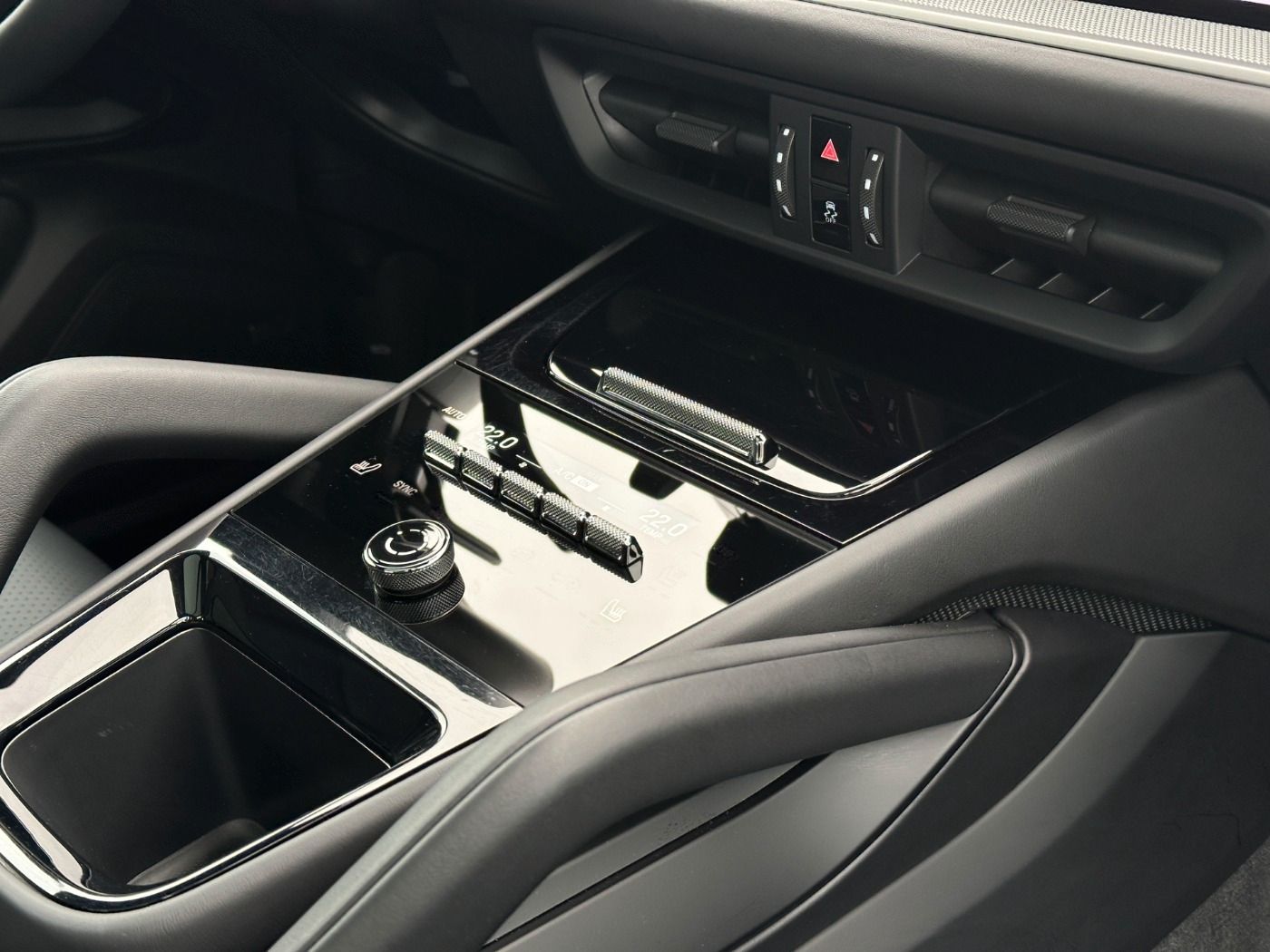 Porsche Cayenne E-Hybrid PANO BOSE Sportlenkrad