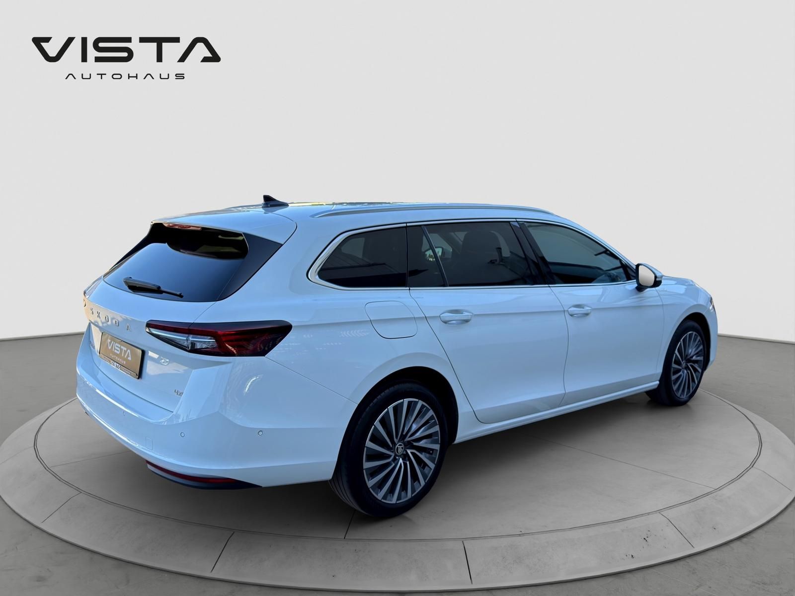 Skoda Superb 4x4 L&K*STHZ*AHK*360*ACC*HUD*LEDER*CANTON