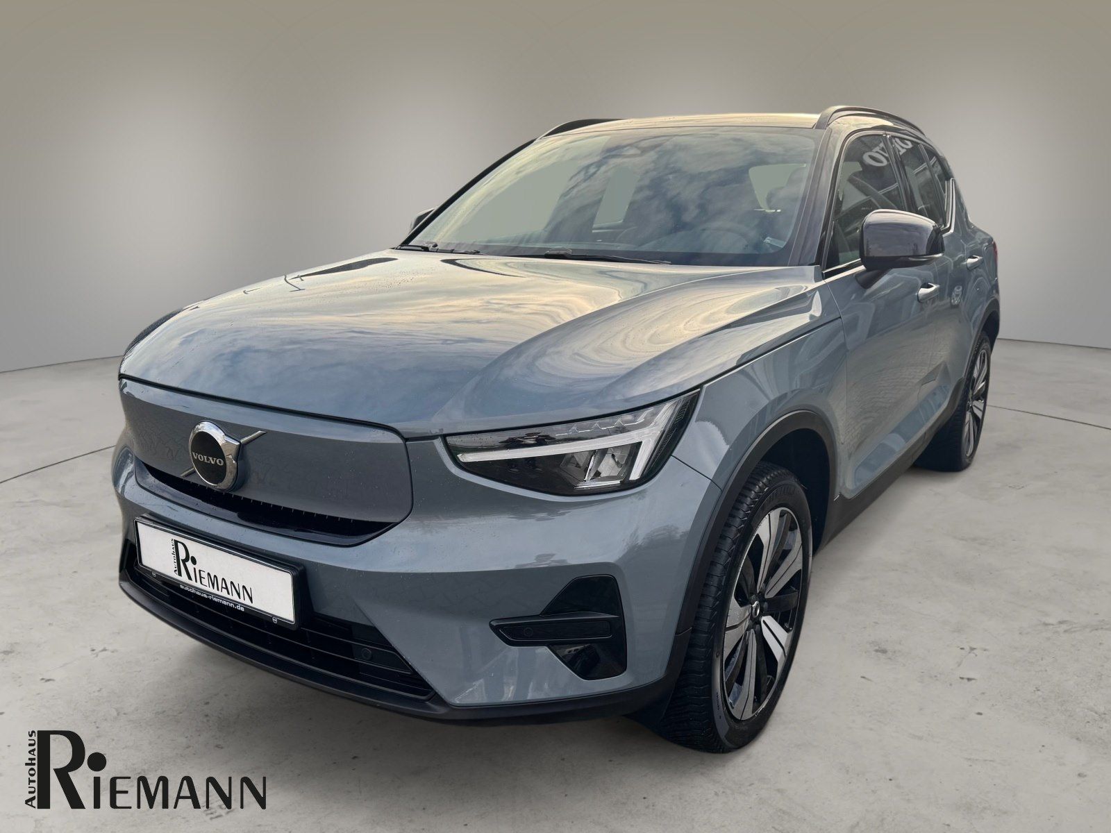 Volvo XC40 Recharge Single Motor Plus + Winter-Paket
