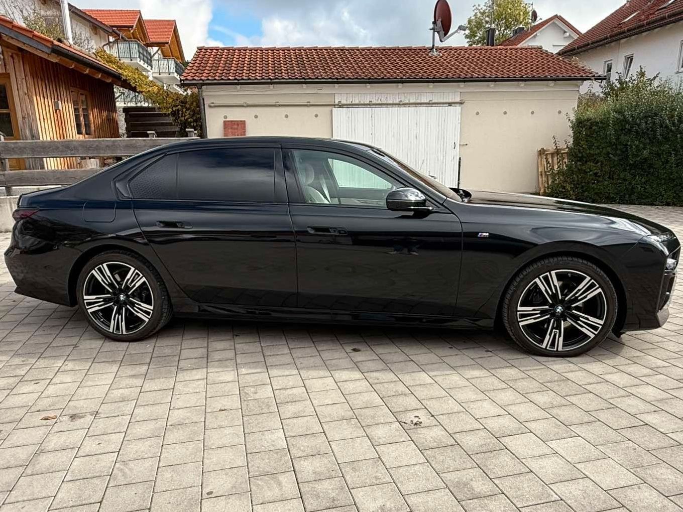 BMW 740xd*M Sport*VOLL*TV*SKY*AUT.TÜR*G.LUSSO*EXECU