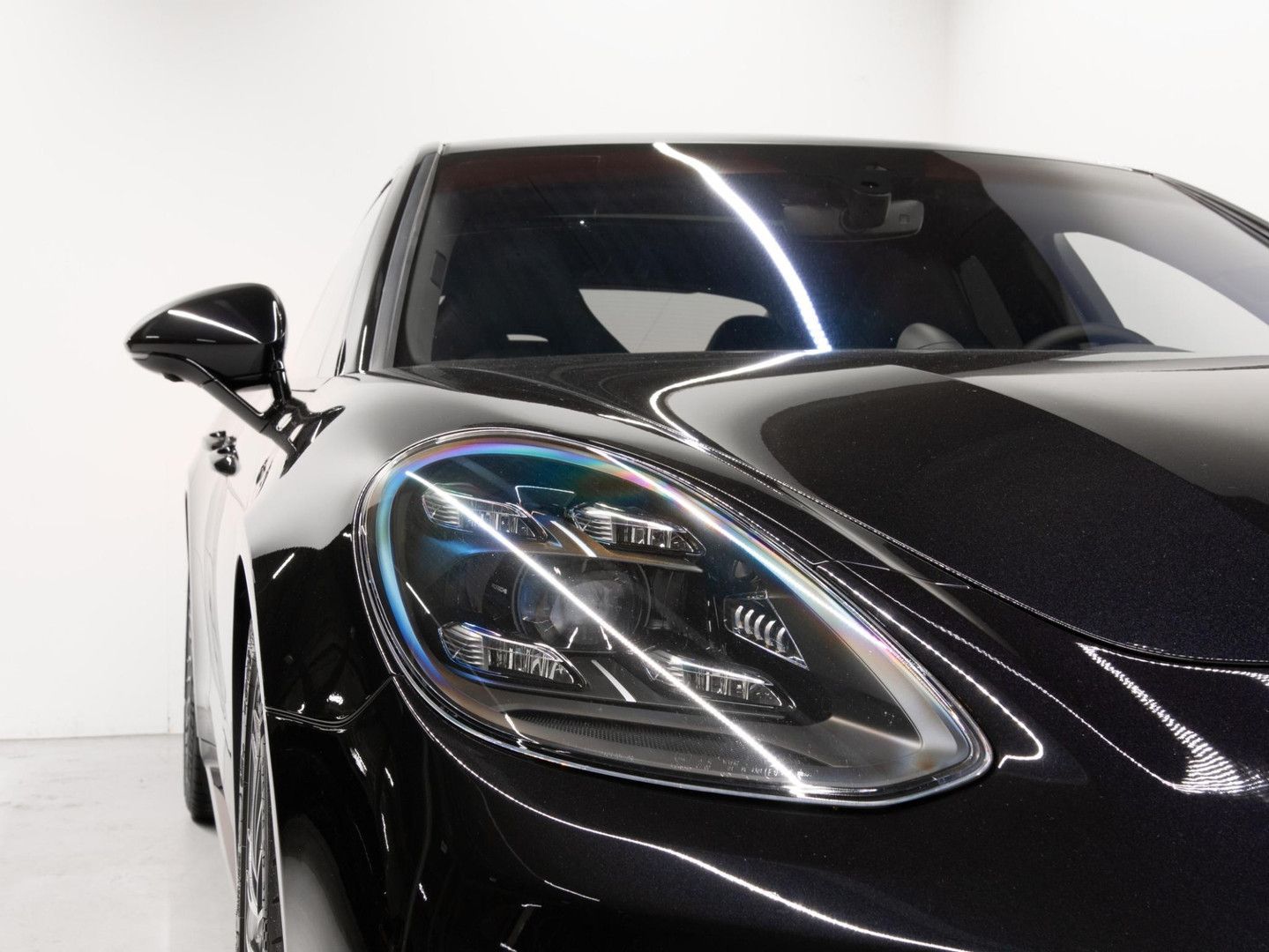 Porsche Panamera 4 E-Hybrid Platinum Edition