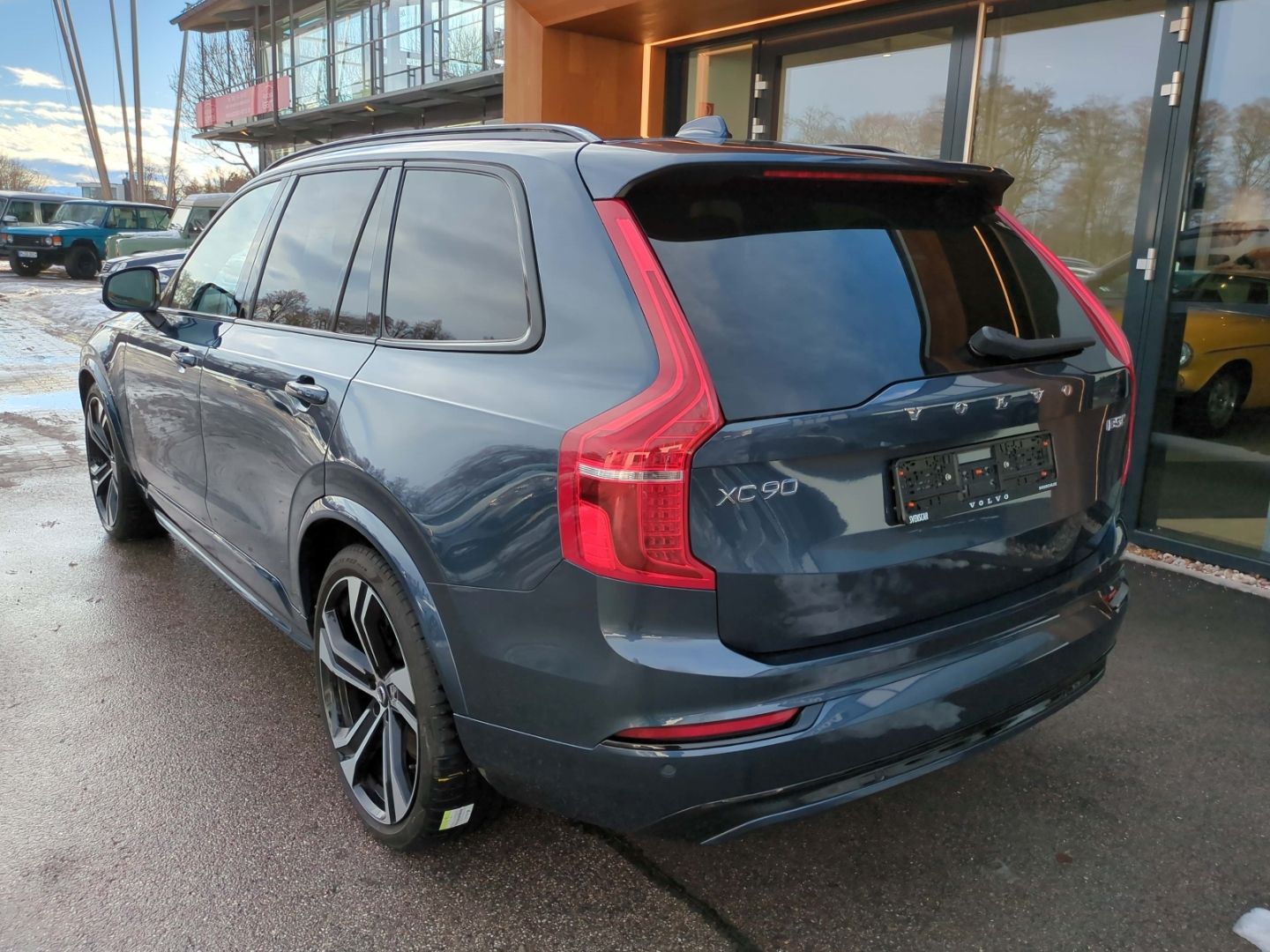 Volvo XC90 Ultimate Dark B5 AWD HUD B&W Luftf Pano AHK