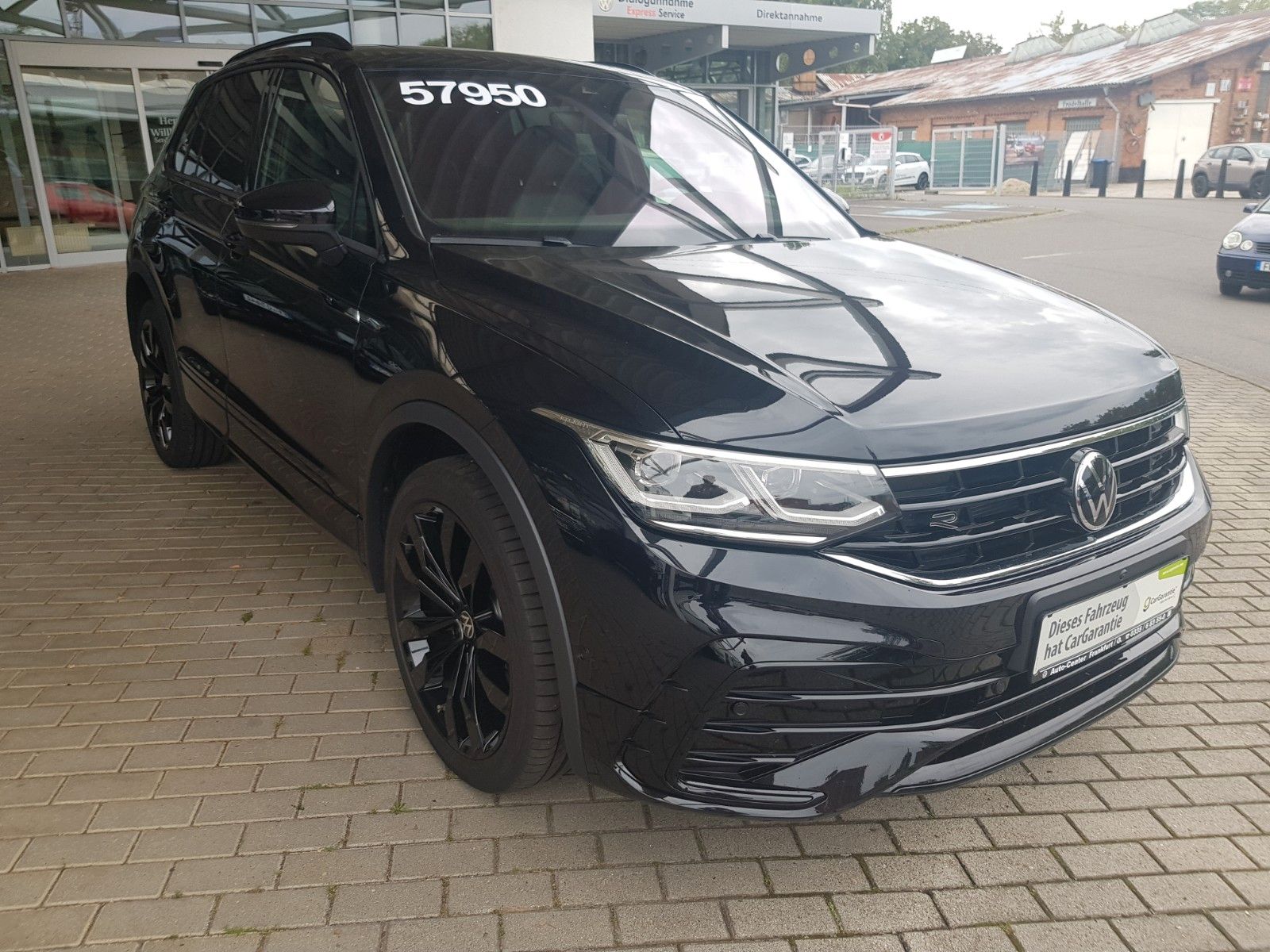 Volkswagen Tiguan 2.0 TDI SCR 4MOTION R-Line - Samsaru's Car Outlet