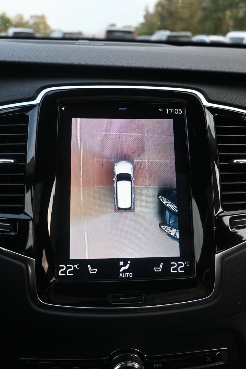 Volvo XC90 Inscription PHEV AWD - Samsaru's Car Outlet