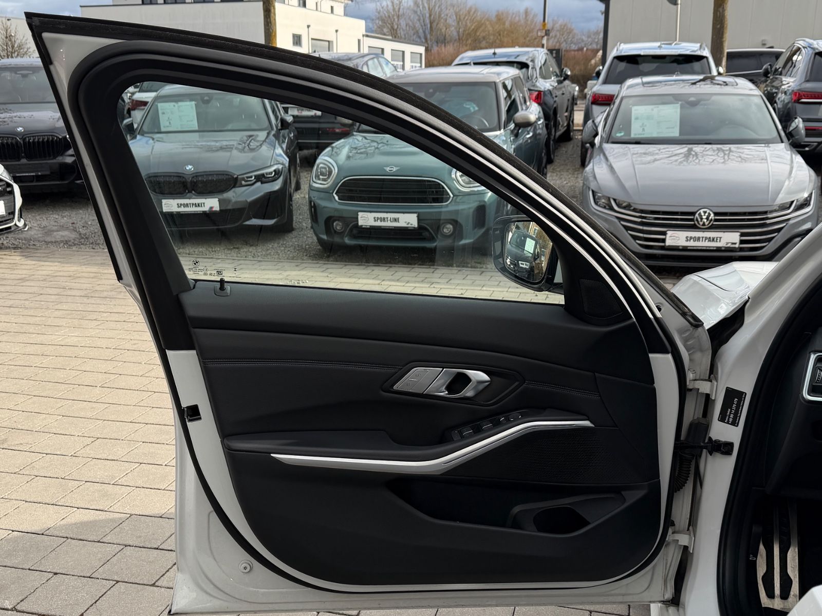BMW 320d Lim.  xDrive M Sport ACC AHK RFK SHZ ViCo