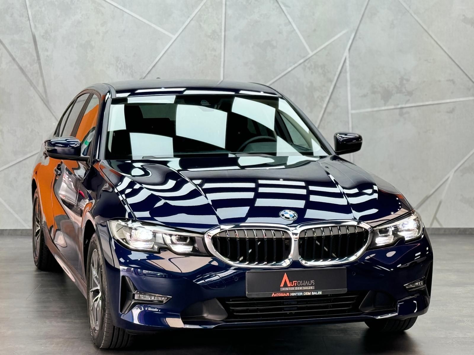 BMW 320i Advantage - Samsaru's Car Outlet