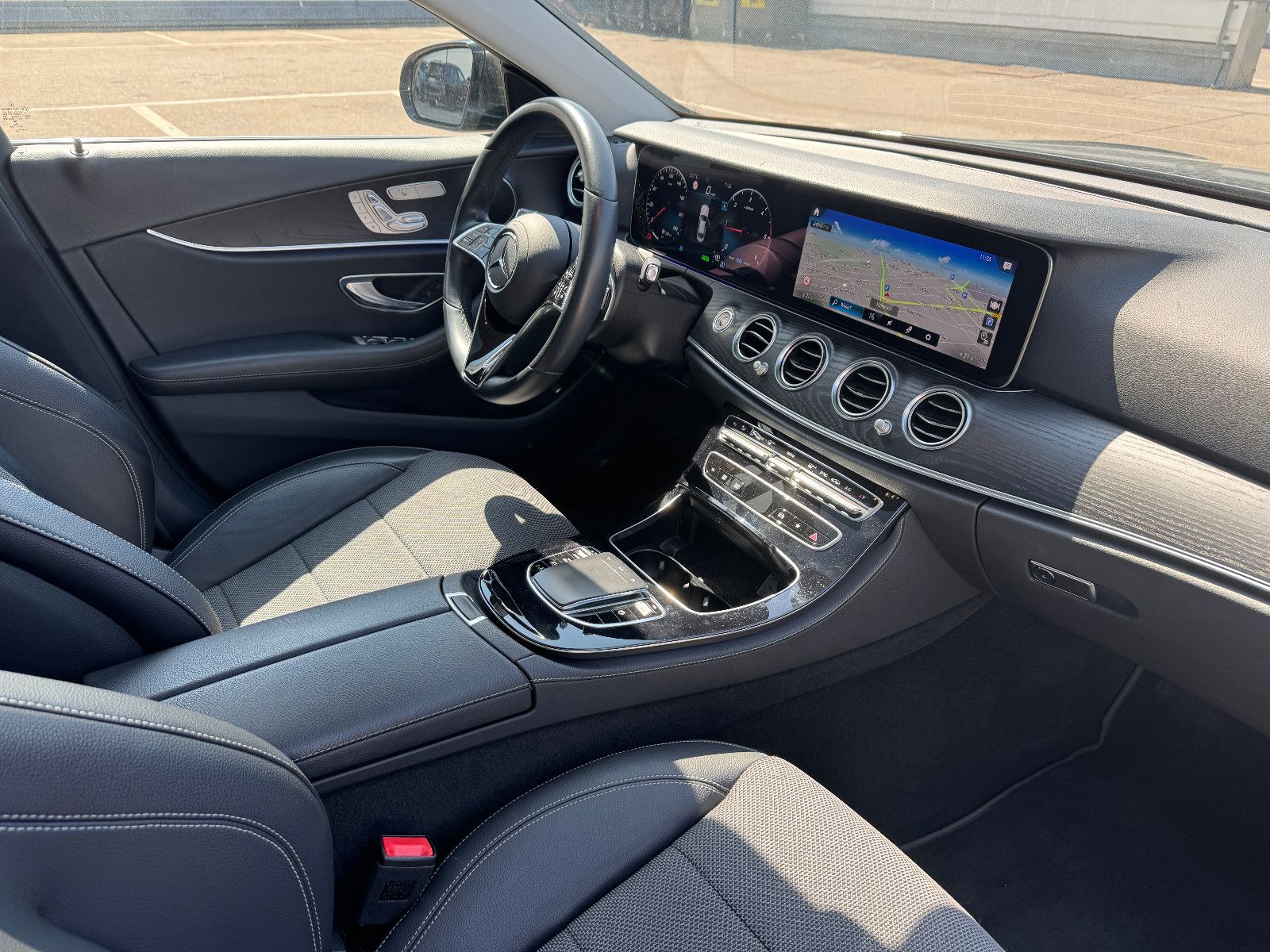 Mercedes-Benz E 220 d - Samsaru's Car Outlet