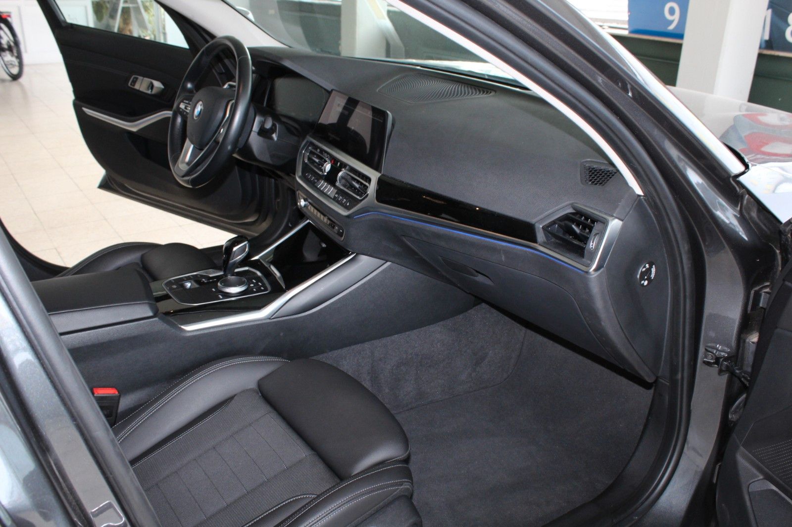 BMW 320d xDrive Sport Line Live Cockpit Navi LED