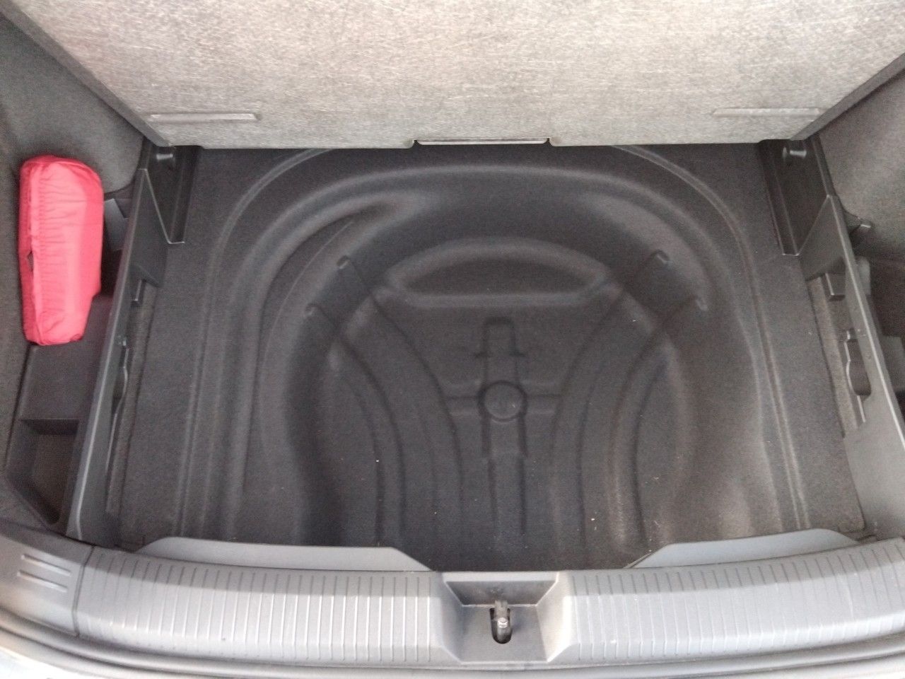 Volkswagen Golf VIII Variant eTSI DSG - Samsaru's Car Outlet