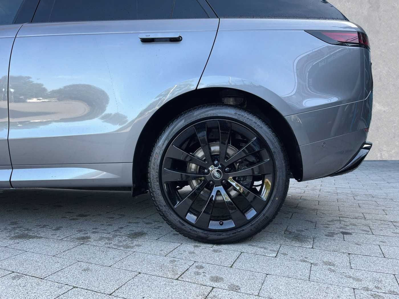 Range Rover Sport D300 Dynamic HSE - Samsaru's Car Outlet