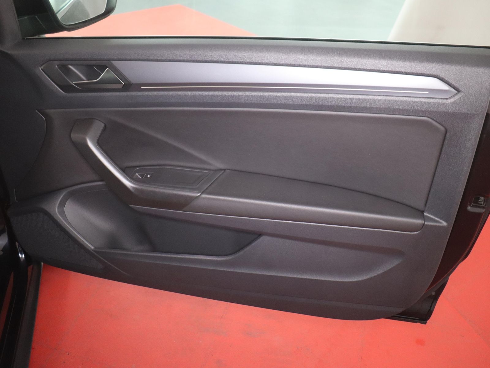 Volkswagen T-Roc R-Line 1.5TSI DSG - Samsaru's Car Outlet