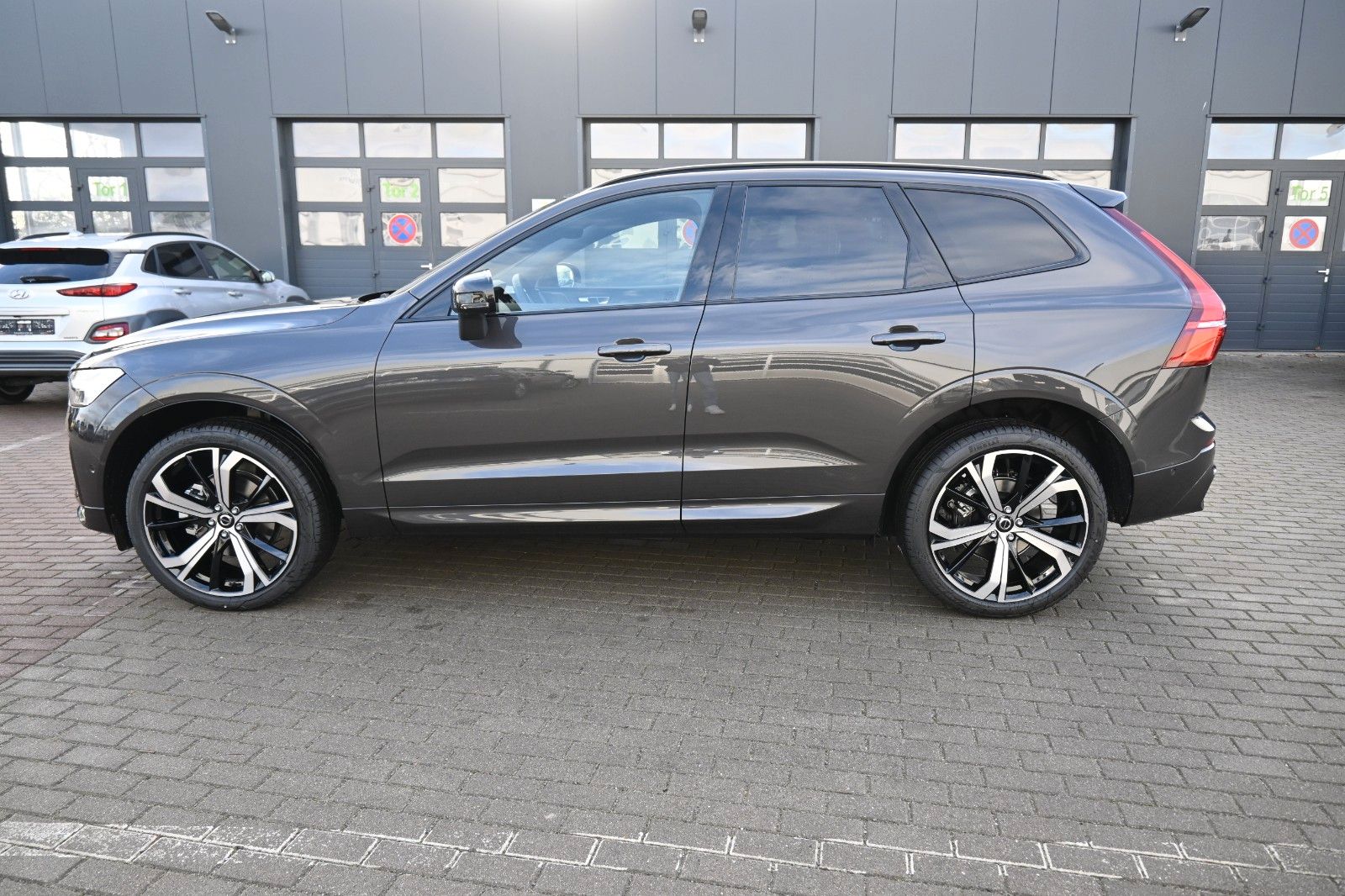 Volvo XC60 B5 AWD Plus Dark*H&K*FSHZG*360°*ACC*AHK