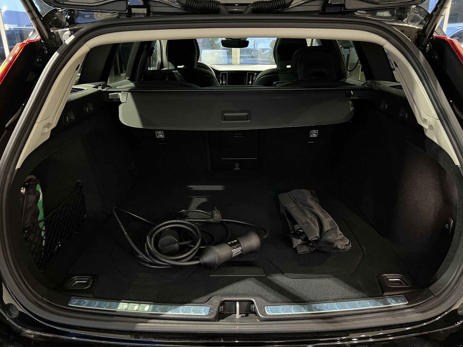 Volvo V60 T6 Plus Dark Recharge AWD ACC Pano AHK 360°
