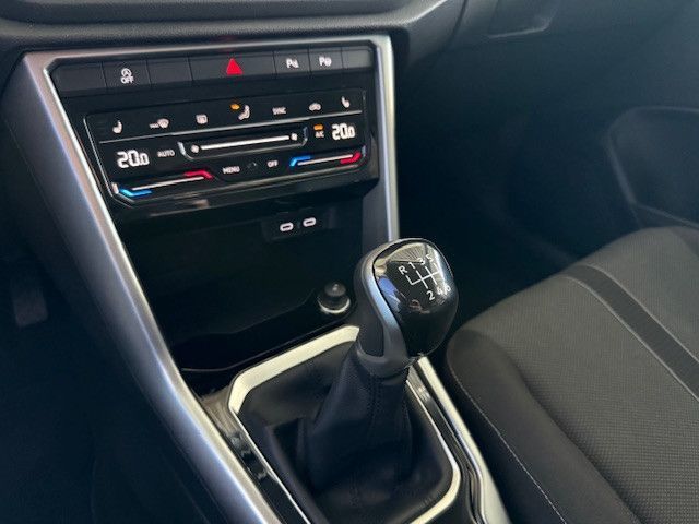 Volkswagen T-ROC Life - Samsaru's Car Outlet