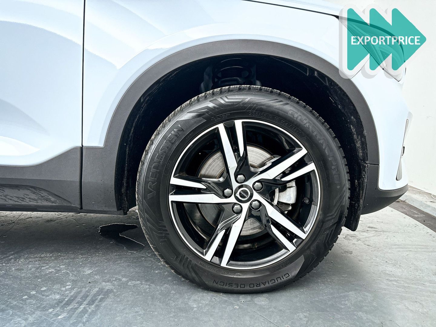 Volvo XC40 B4 Aut. Plus Dark | Stoel- en Stuurverwarmi