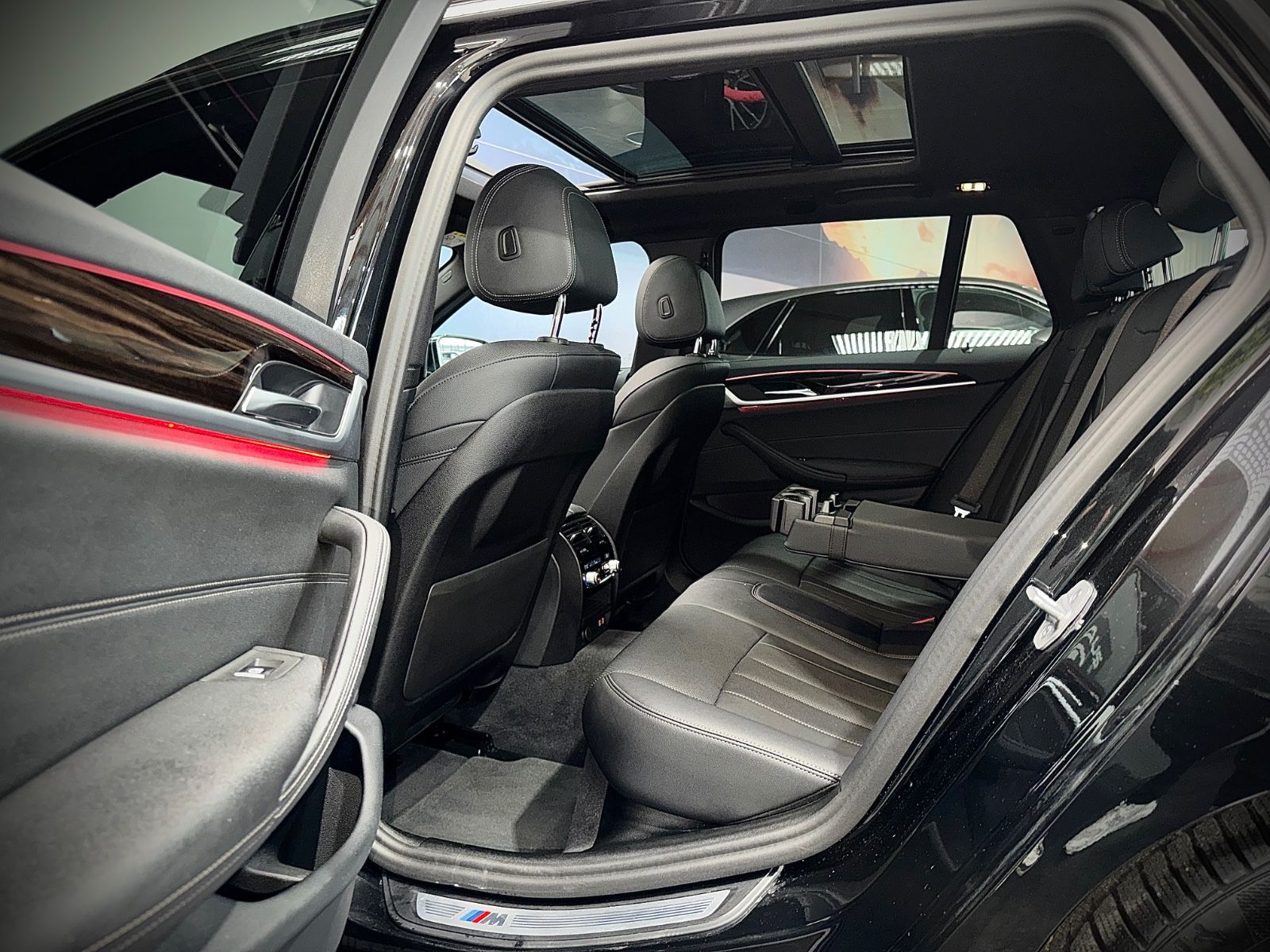 BMW 530d*X-DRIVE*M-SPORT*PANO*LASER*HUD*HiFi*1.Hd