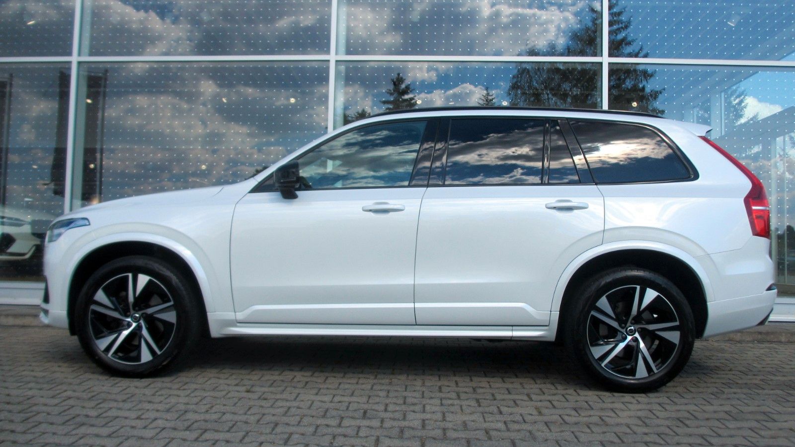 Volvo XC90 B5 Diesel R-Design AWD +7SITZ+PANO+360°+AHK