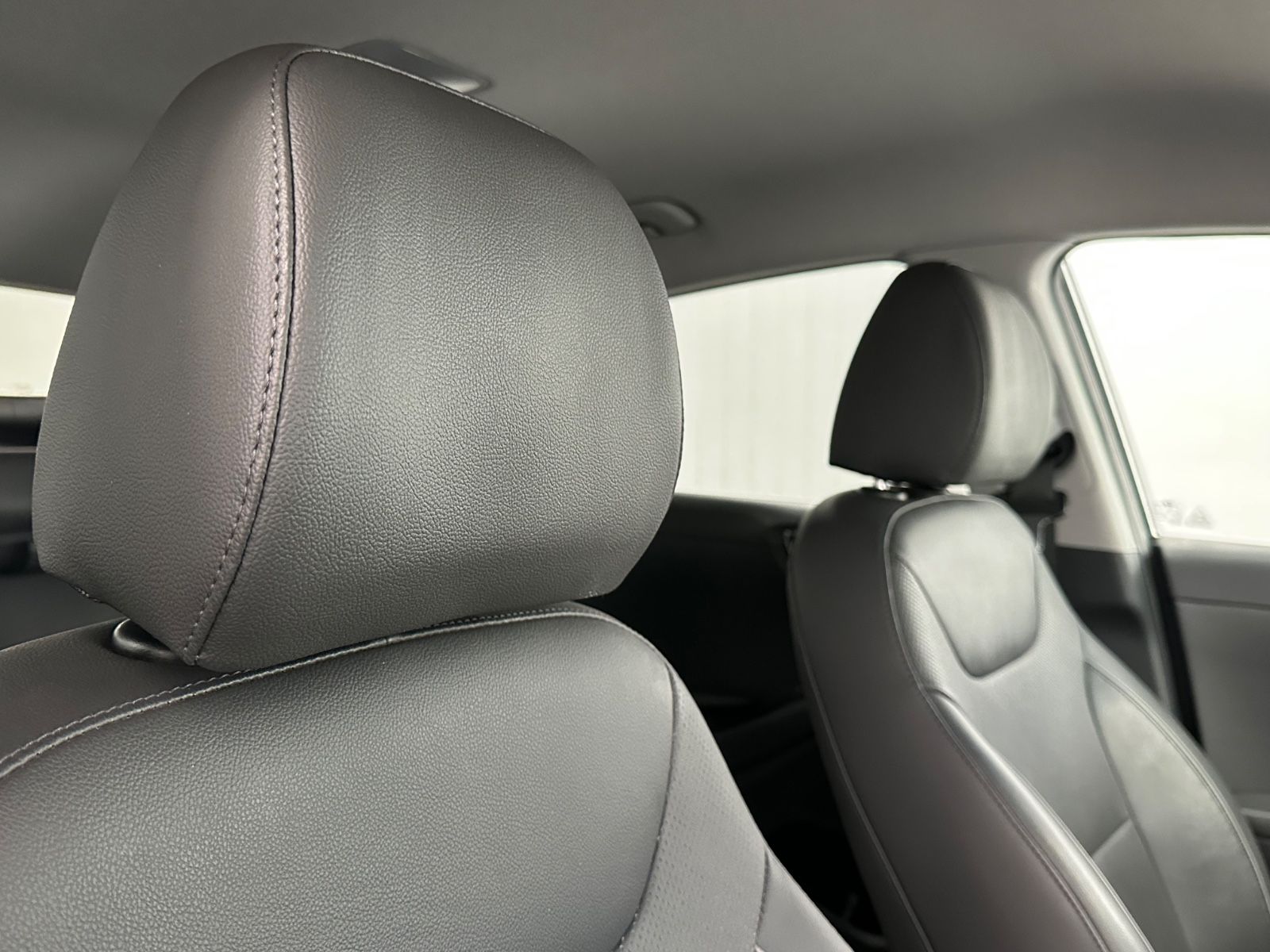 Hyundai IONIQ Prime Plug-In Hybrid - Samsaru's Car Outlet