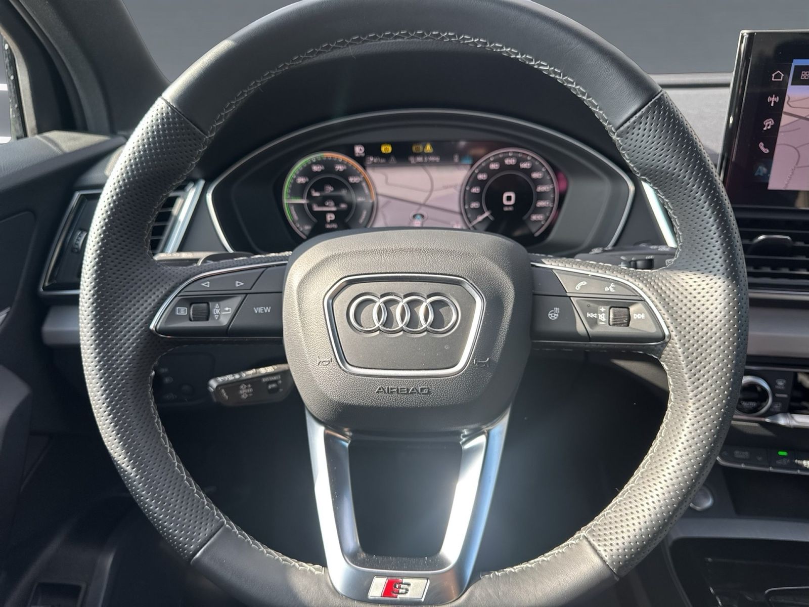 Audi Q5 55 TFSI e qu S line MATRIX AHK PANO 360° 21"