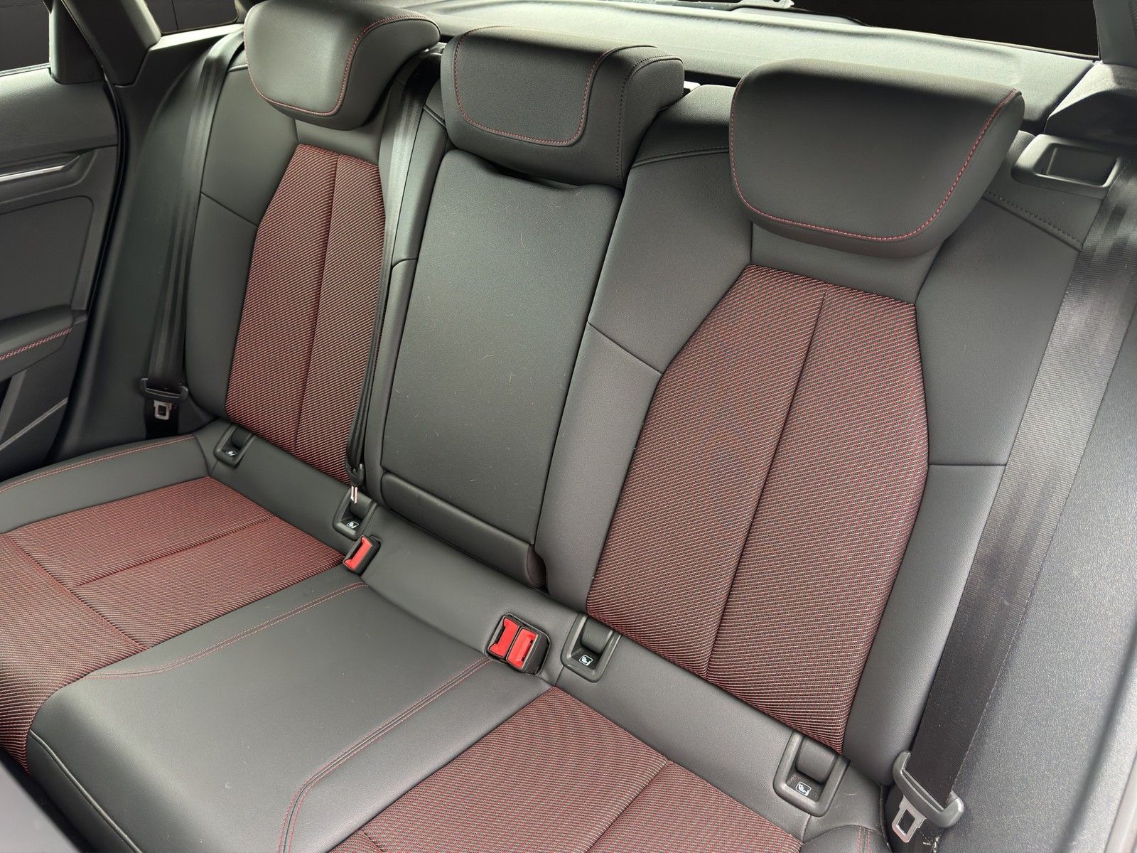 Audi A3 Sportback 45 TFSI e S line Matrix+HuD+CarPlay