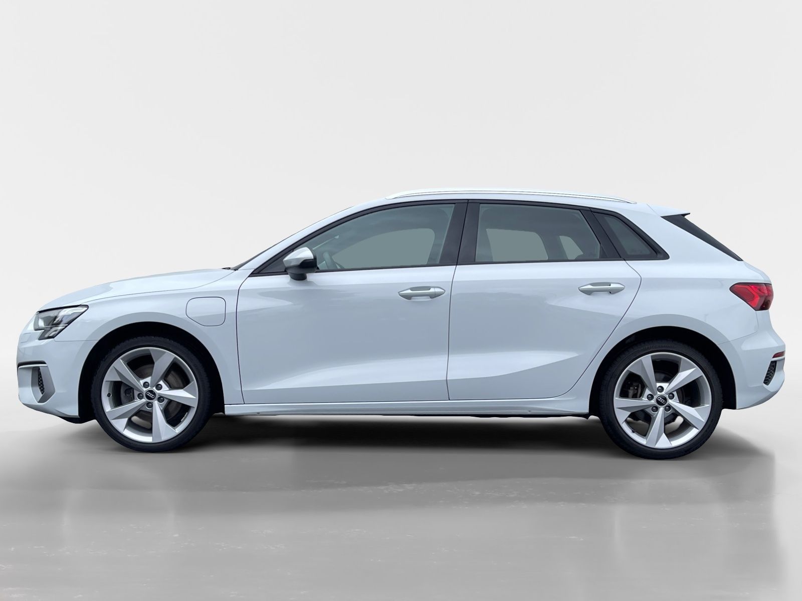 Audi A3 Sportback 40 TFSe S-Line - Samsaru's Car Outlet