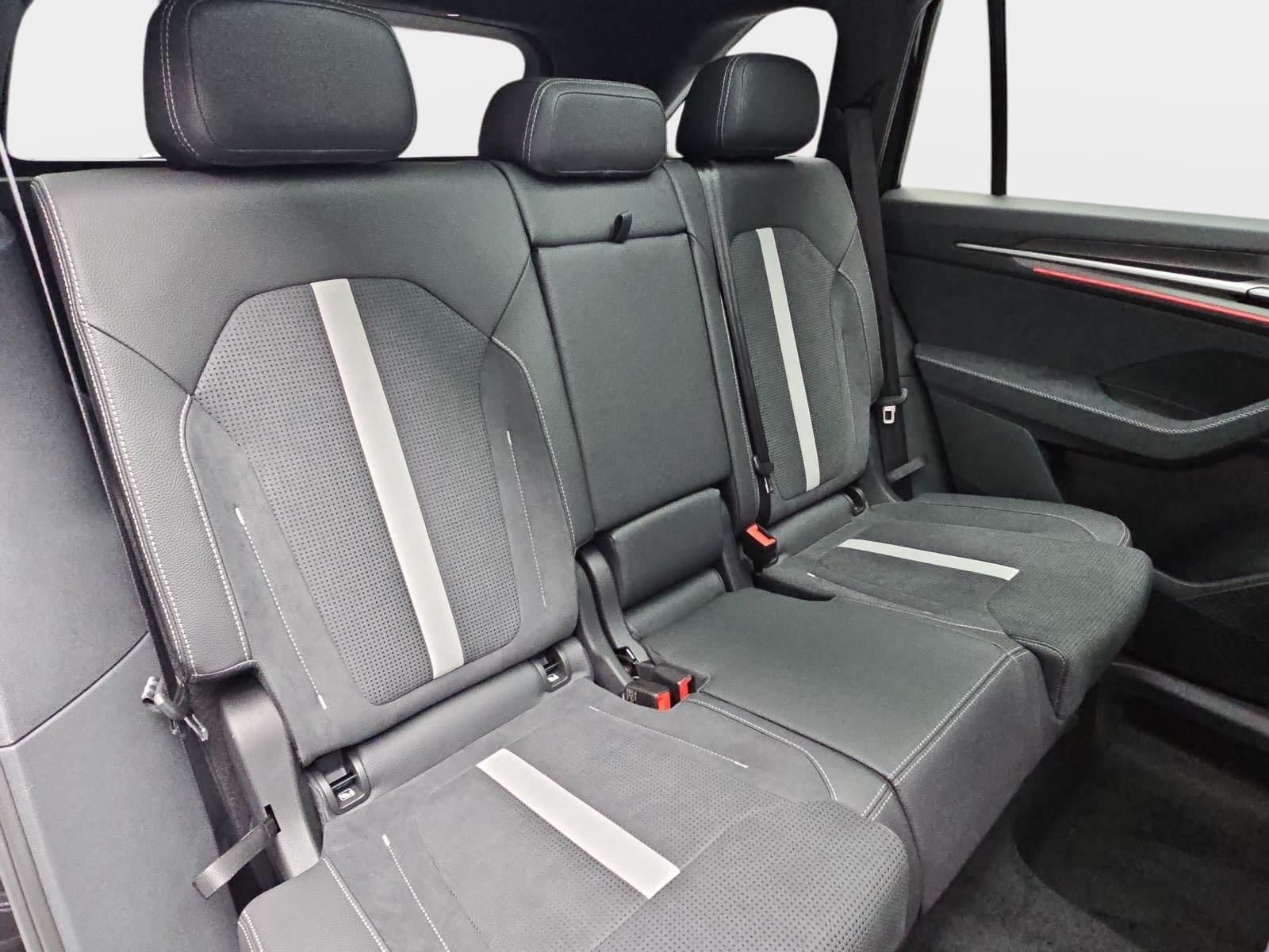 Skoda 1.5 TSI DSG IV PHEV SPORTLINE AHK PANO LM