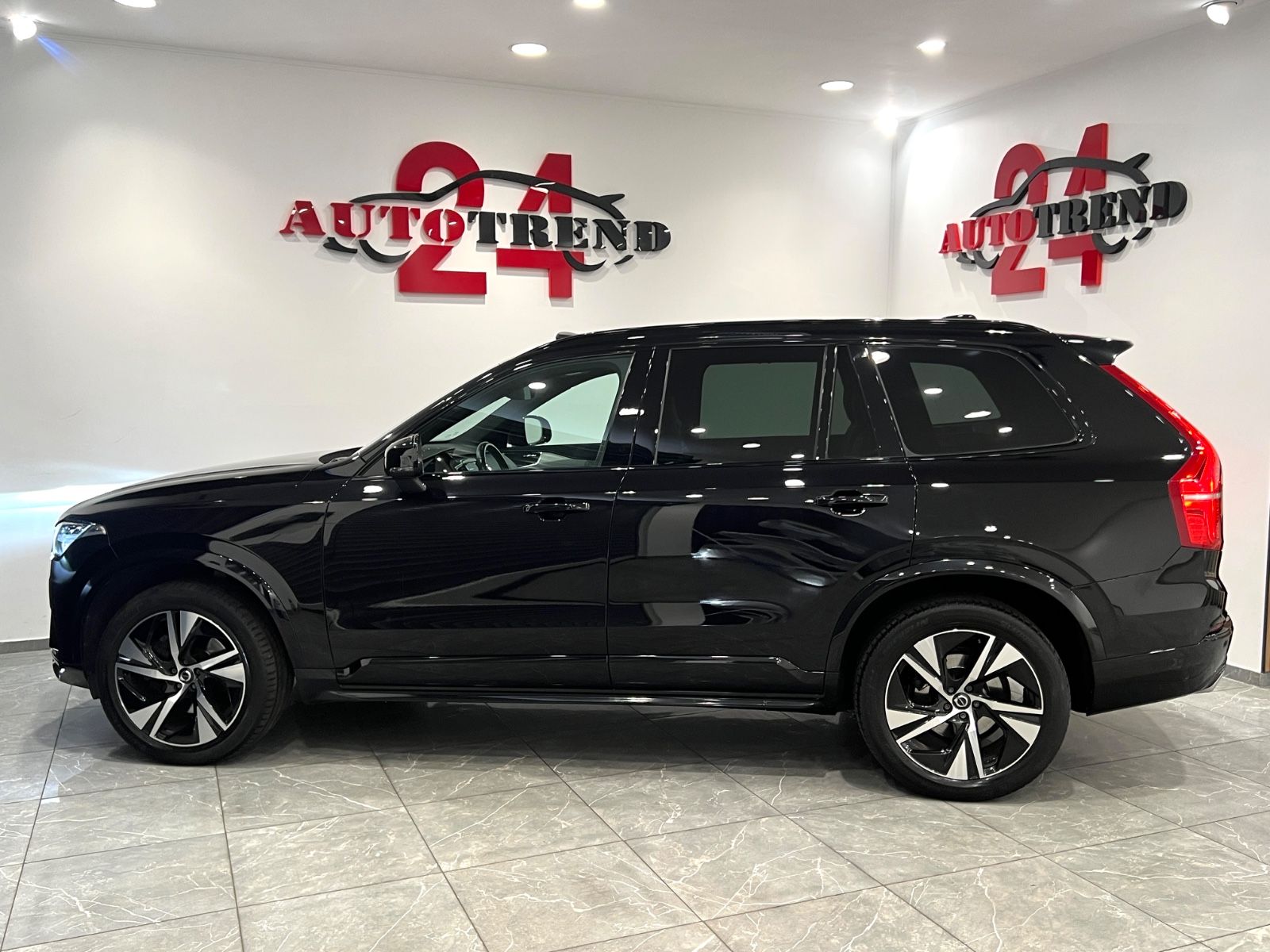 Volvo XC90 R Design AWD - Samsaru's Car Outlet