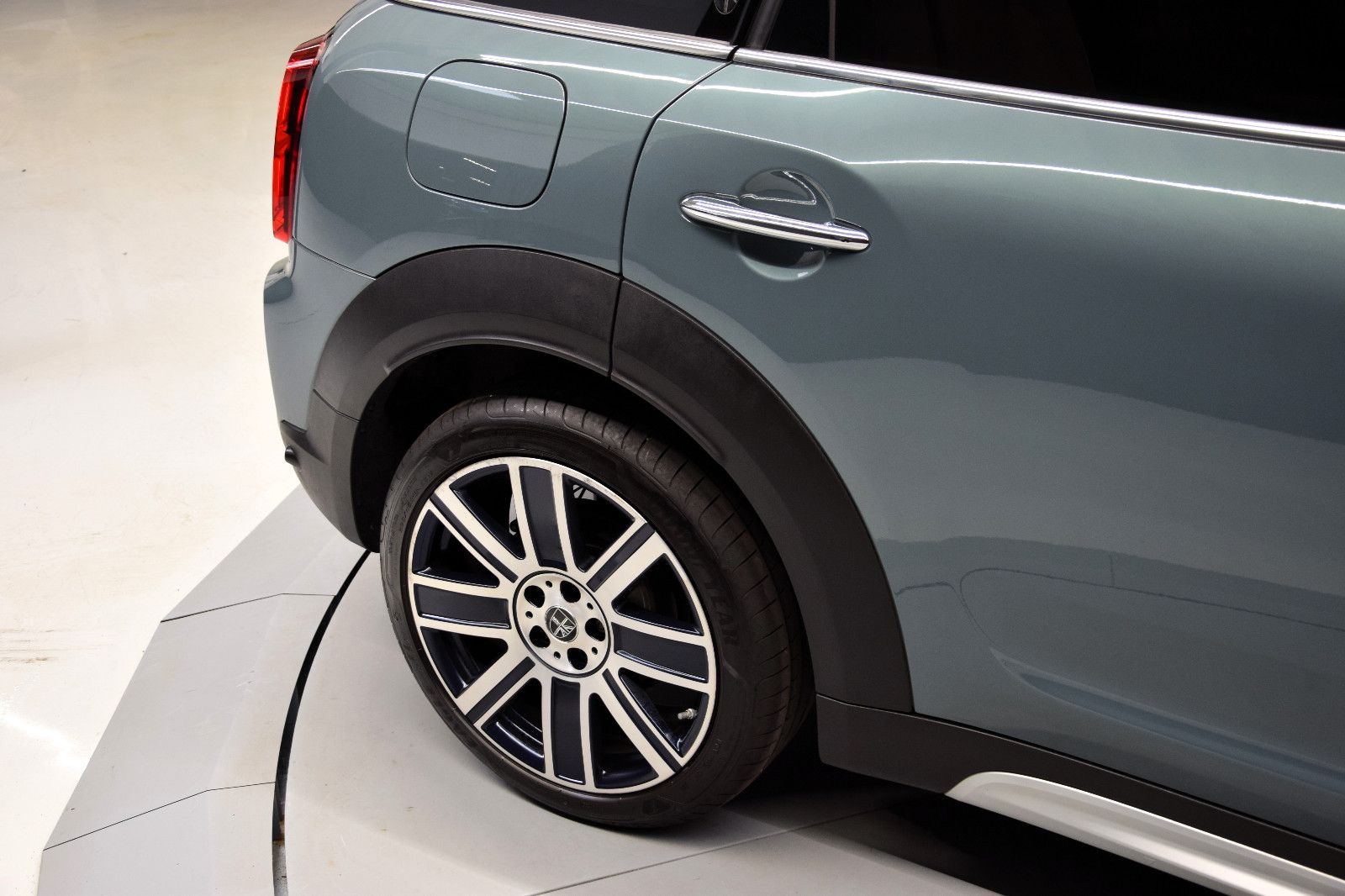 MINI Cooper Countryman Yours - Samsaru's Car Outlet