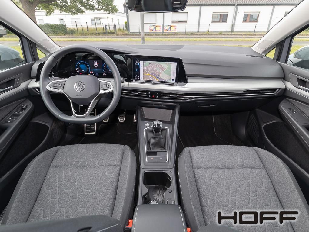 Volkswagen Golf VIII Variant 1.5 TSI MOVE - Samsaru's Car Outlet