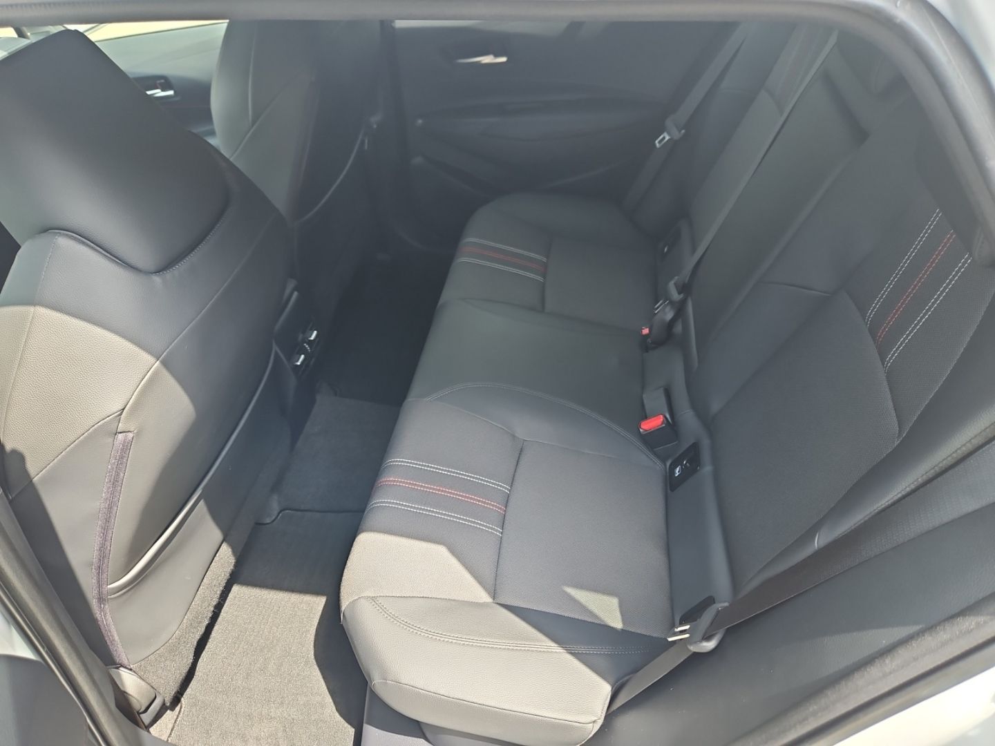 Toyota Corolla Touring Sports 2.0 Hybrid - Samsaru's Car Outlet