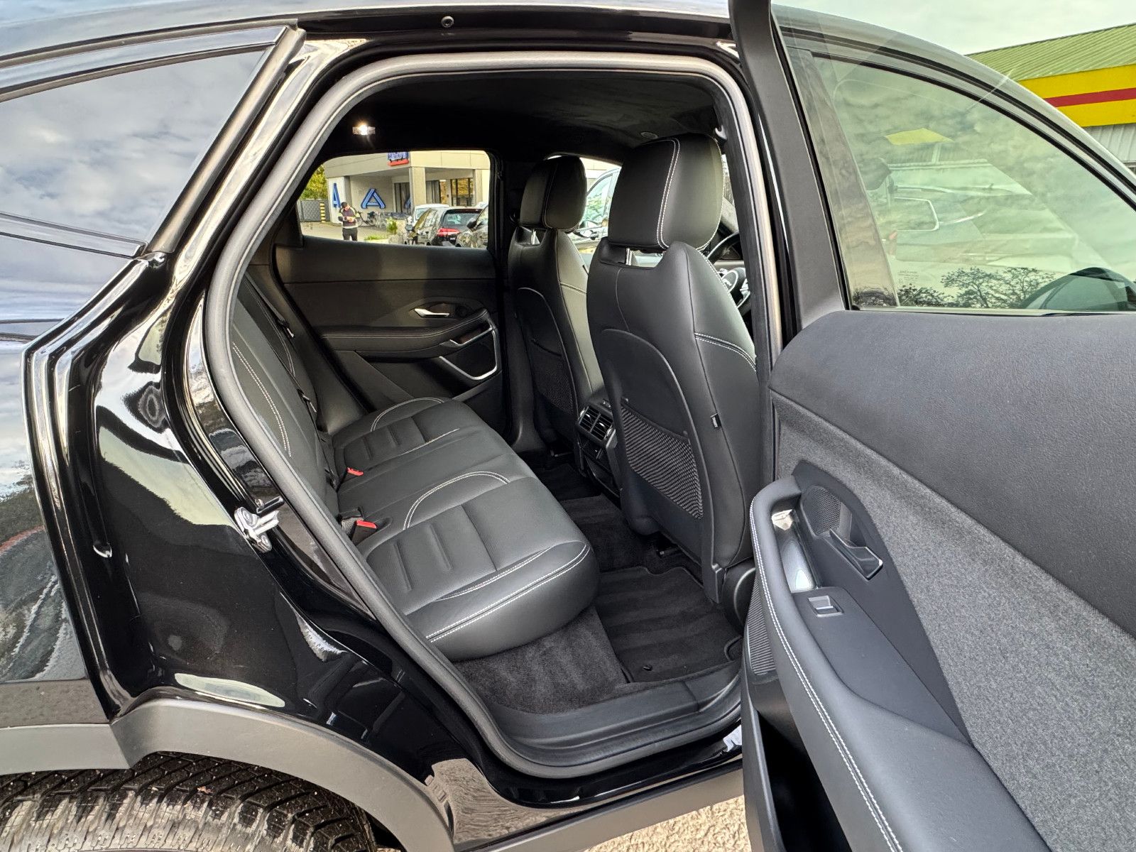 Jaguar E-Pace E-PACE R-Dynamic HSE AWD