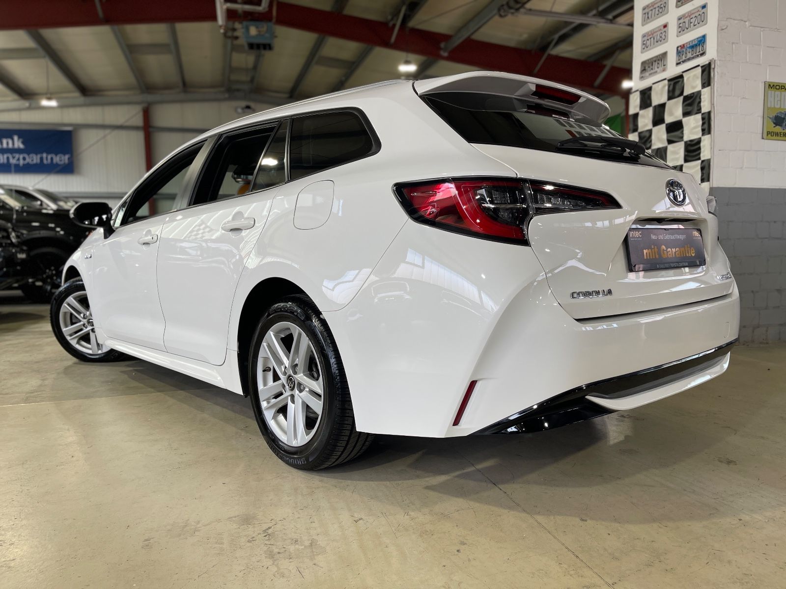 Toyota TOURING SPORTS HYBRID BUSINESS - Samsaru's Car Outlet